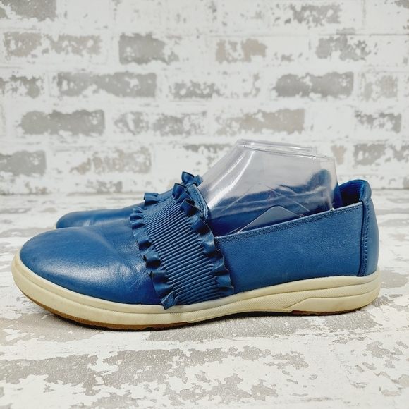 Earth Origins Shoes - Earth Origins Ellis Blue Leather Ruffle Slip-Ons Flats C984